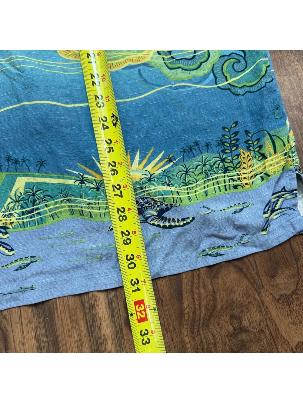 Warning to all collectors of Tommy Bahama shirts - Picture 8 of 8